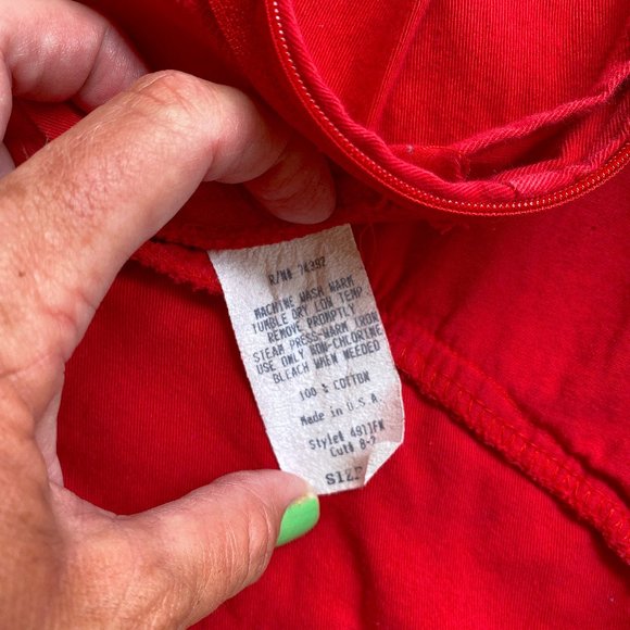 Vintage 1980s Red Cotton High Waist Skirt with Ruffle Detail and Gold Chain - Picture 9 of 10